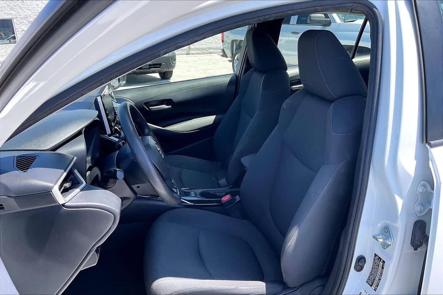 Used 2021 Toyota Corolla LE FWD image 11