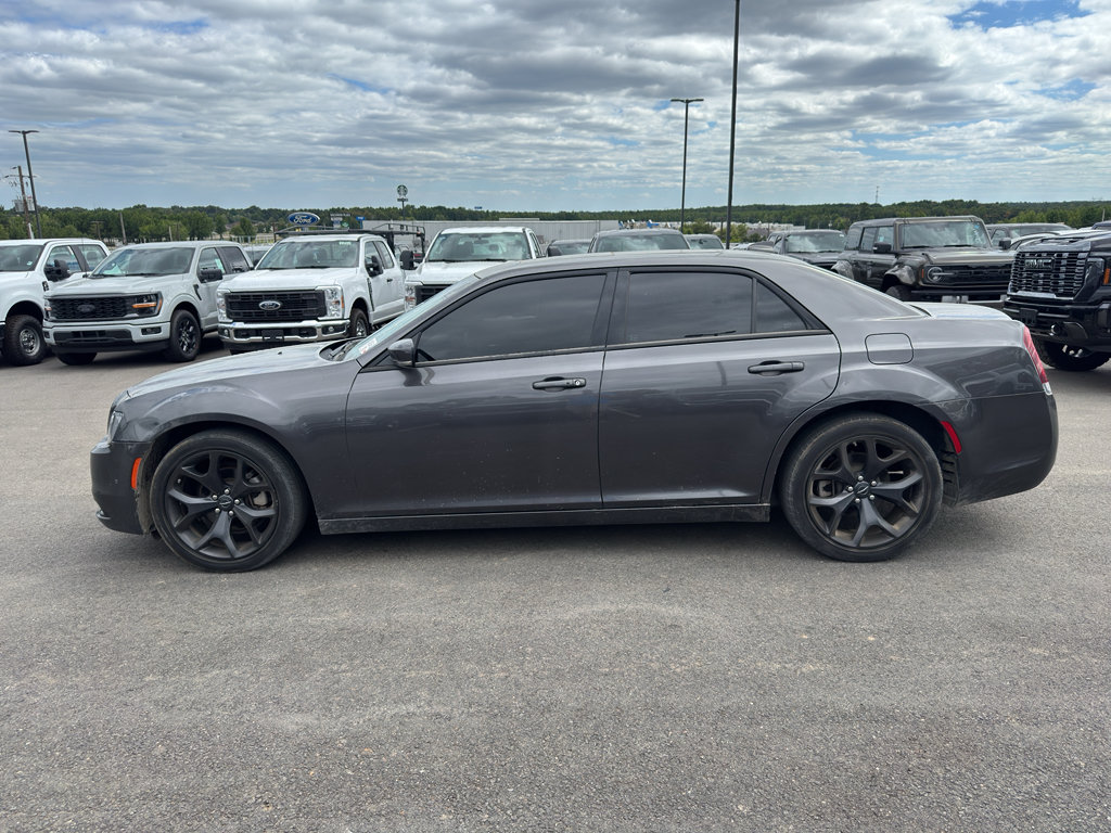 Used 2023 Chrysler 300 S RWD image 8