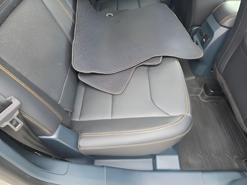 Certified 2025 Ford Maverick Tremor AWD/4WD image 30