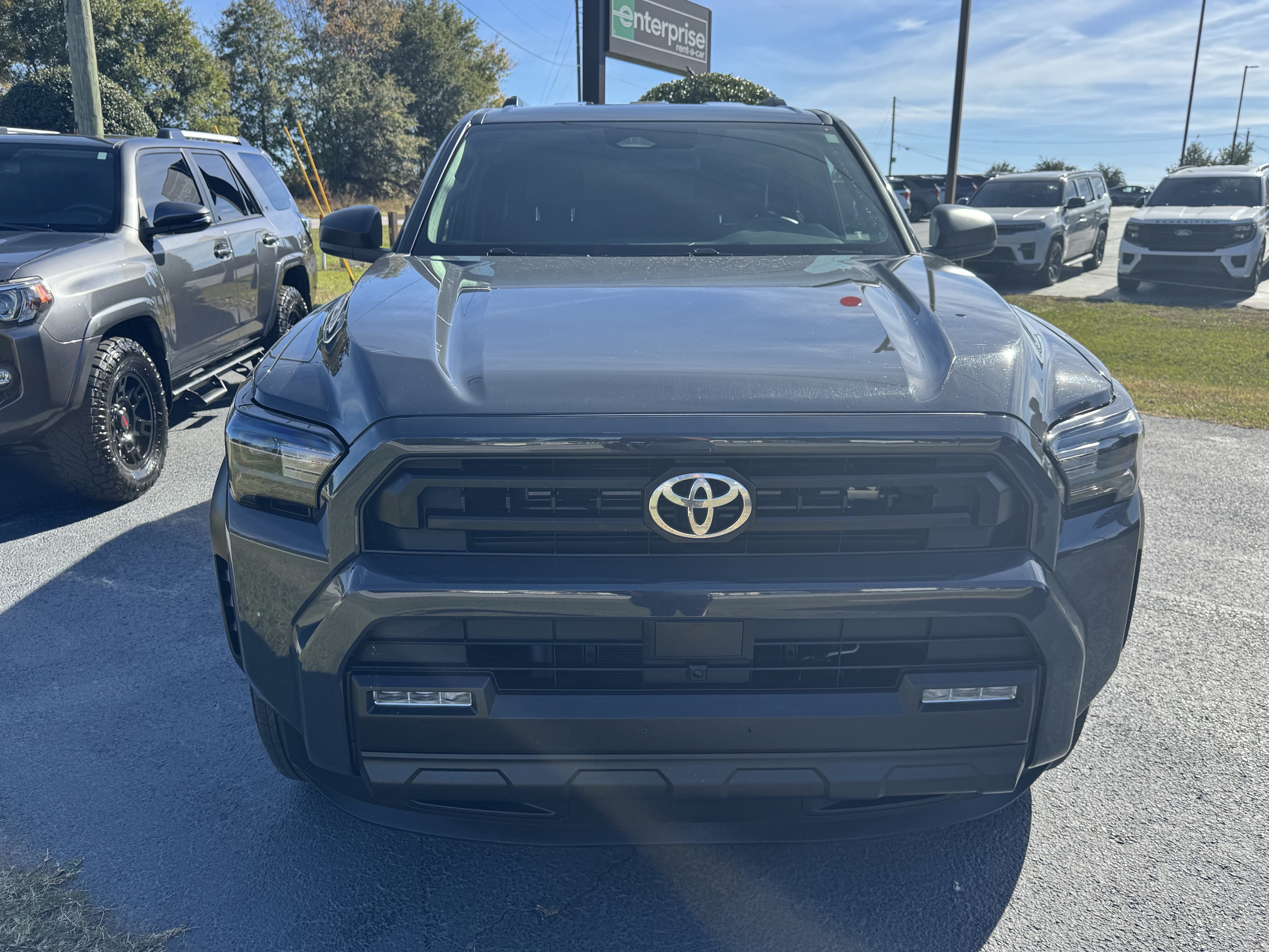 Used 2025 Toyota 4Runner SR5 AWD/4WD image 3