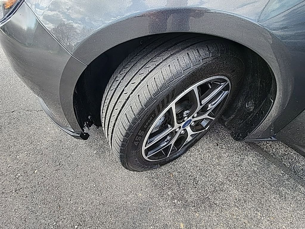 Certified 2018 Ford Focus SEL FWD image 29