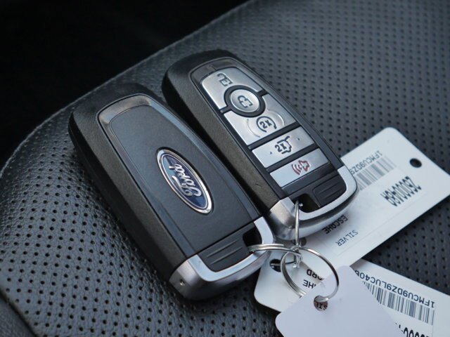 Certified 2020 Ford Escape Titanium w/ Titanium Premium Package 2.0 AWD/4WD image 37