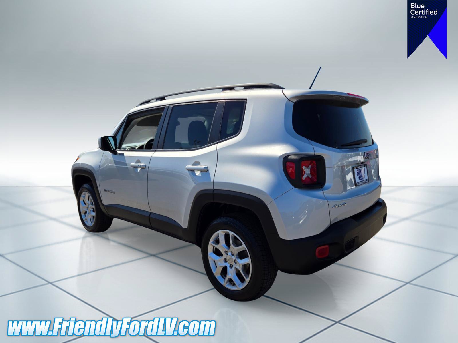 Used 2017 Jeep Renegade Latitude AWD/4WD image 5