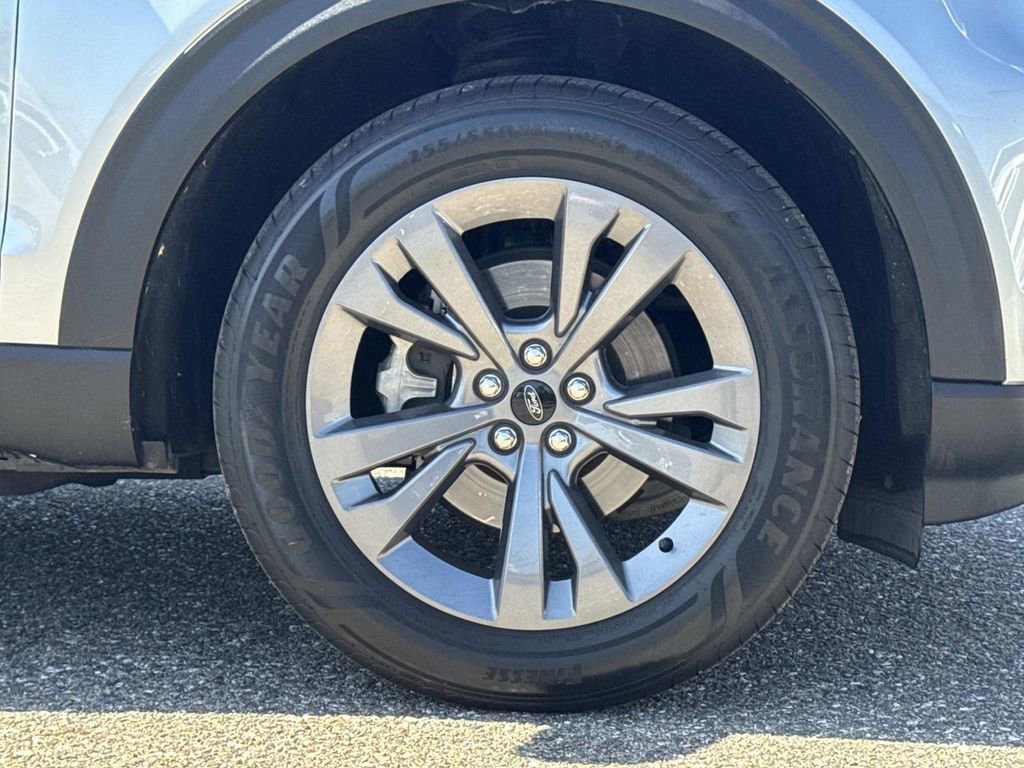 Certified 2023 Ford Explorer XLT w/ Equipment Group 202A image 31