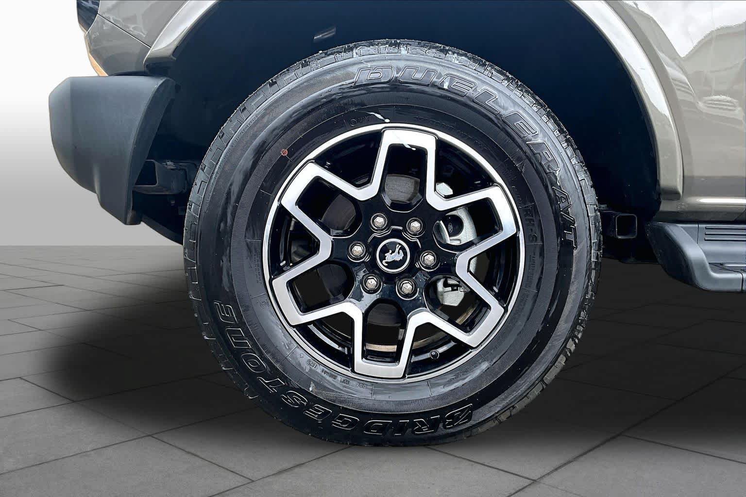Certified 2025 Ford Bronco Outer Banks AWD/4WD image 11