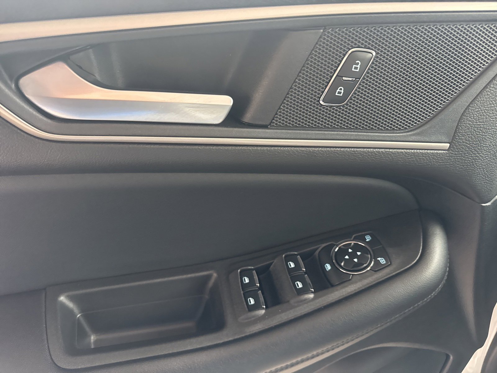 Certified 2024 Ford Edge SEL w/ Convenience Package image 25