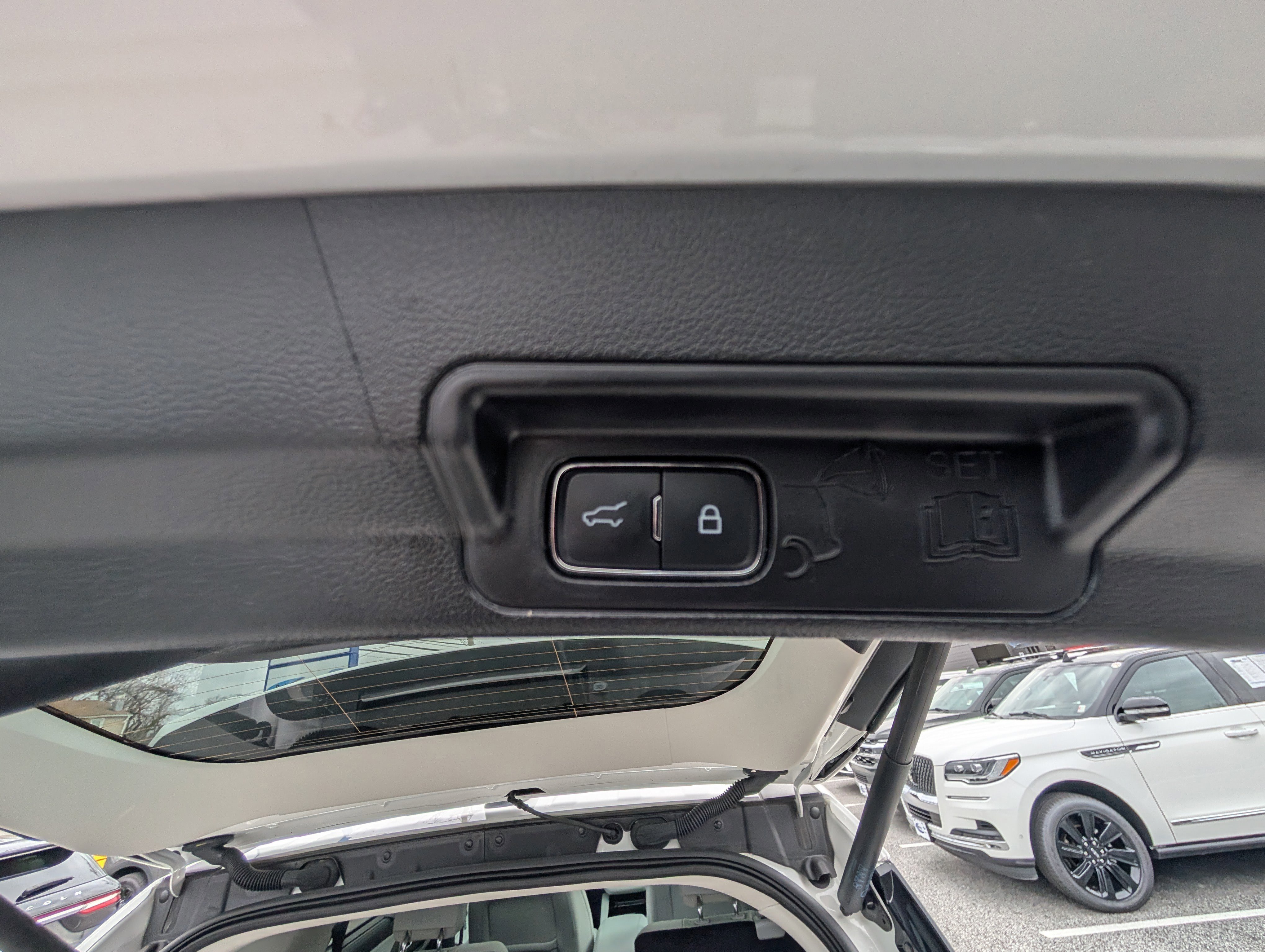 Certified 2025 Ford Explorer Platinum w/ Ultimate Package image 16