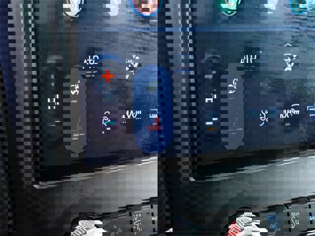 Certified 2023 Ford Edge Titanium image 21