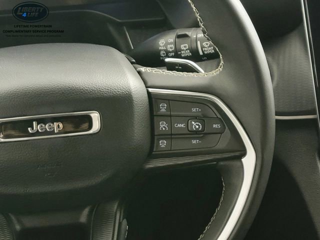 Used 2023 Jeep Grand Cherokee L Laredo image 30