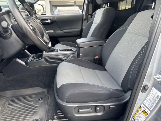 Used 2022 Toyota Tacoma TRD Off-Road image 18