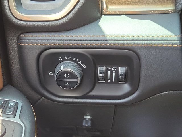 Used 2024 RAM 2500 Limited AWD/4WD image 7