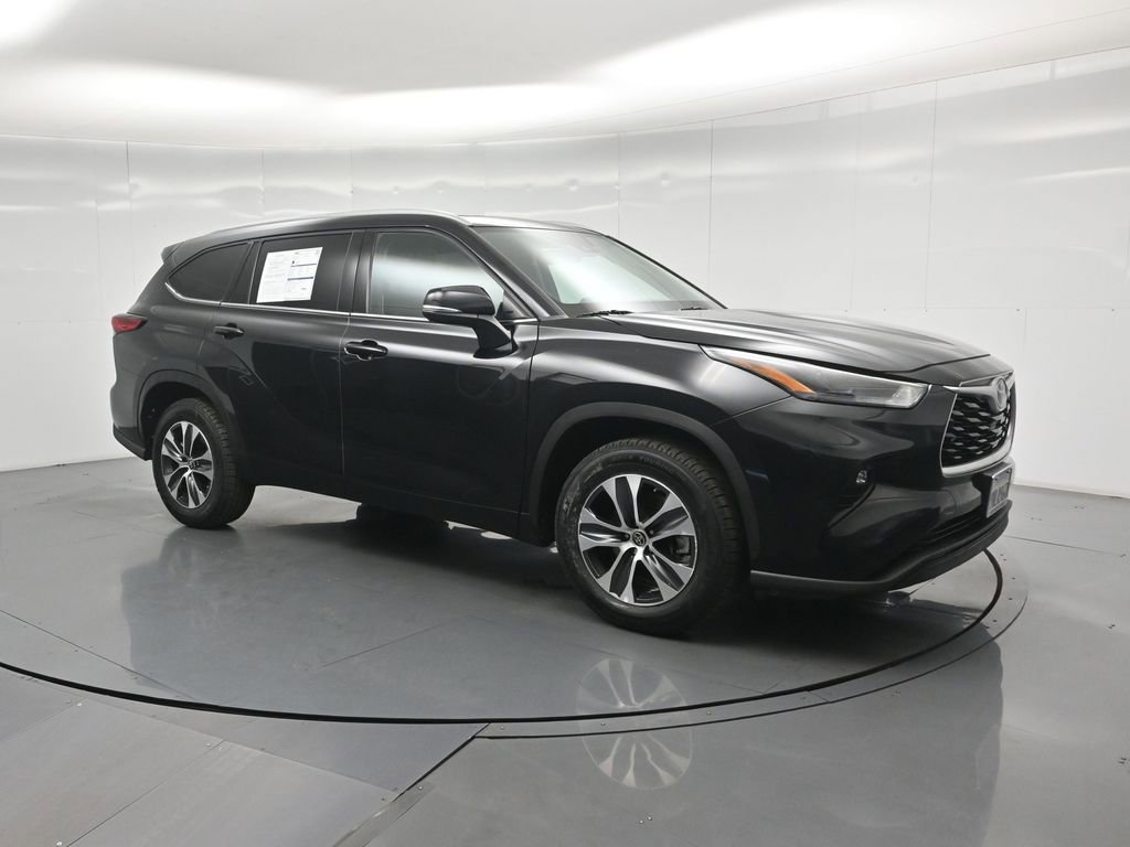 Used 2022 Toyota Highlander XLE FWD image 57