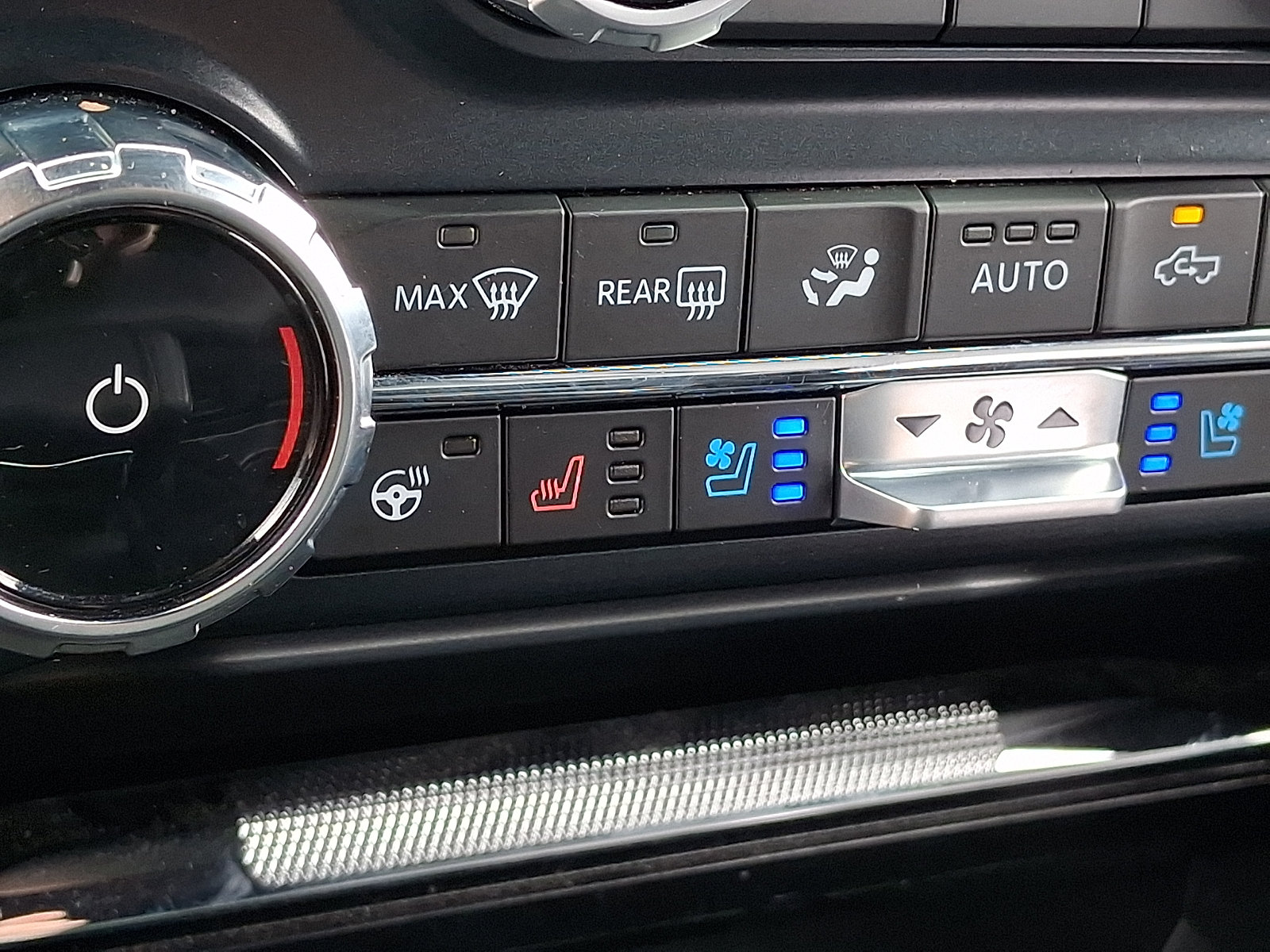 Certified 2025 Ford F150 Lariat w/ Bed Utility Package AWD/4WD image 33