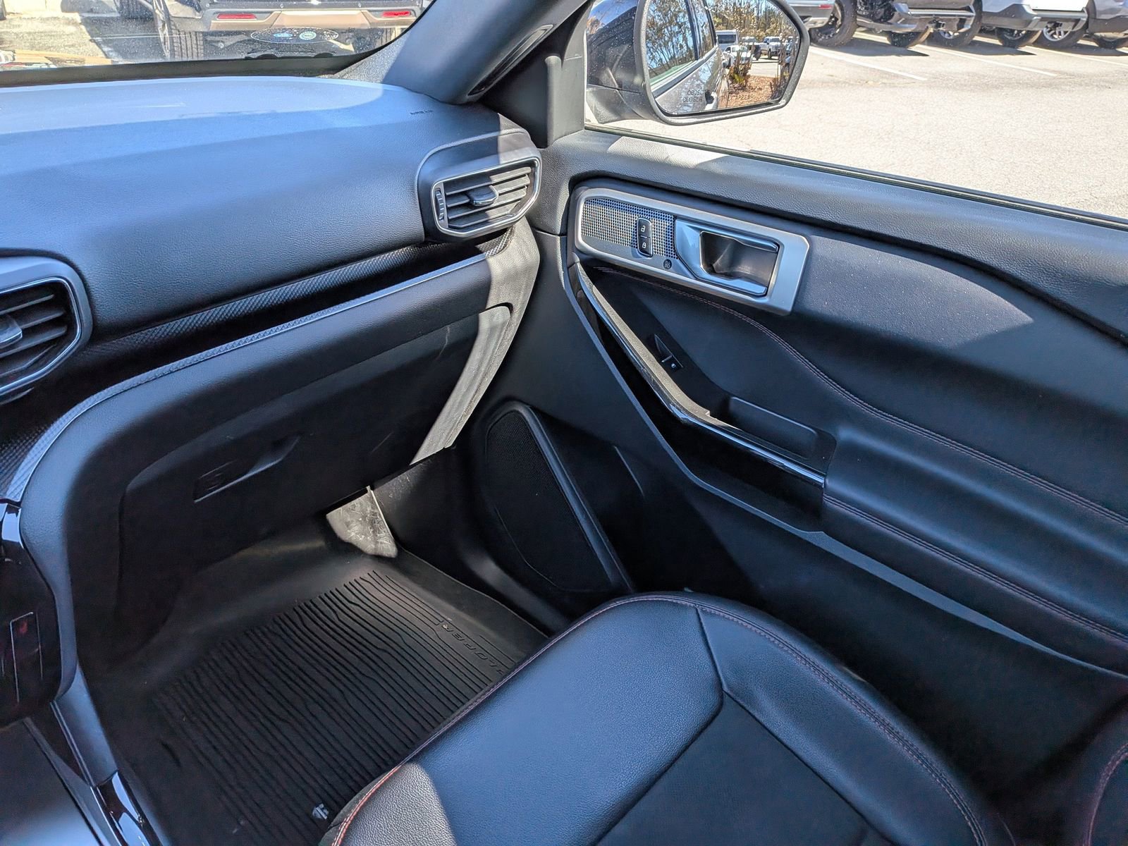 Certified 2023 Ford Explorer ST-Line w/ Class IV Trailer Tow Package image 19