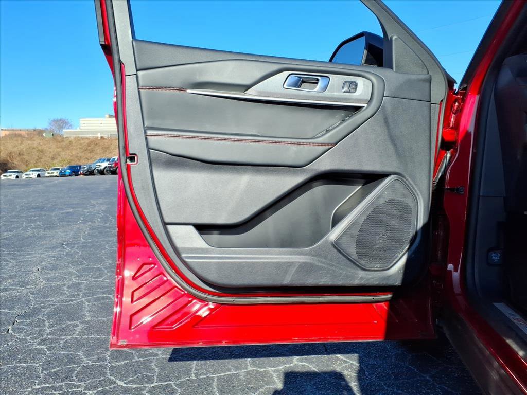 Certified 2025 Ford Explorer ST-Line w/ Premium Package image 12