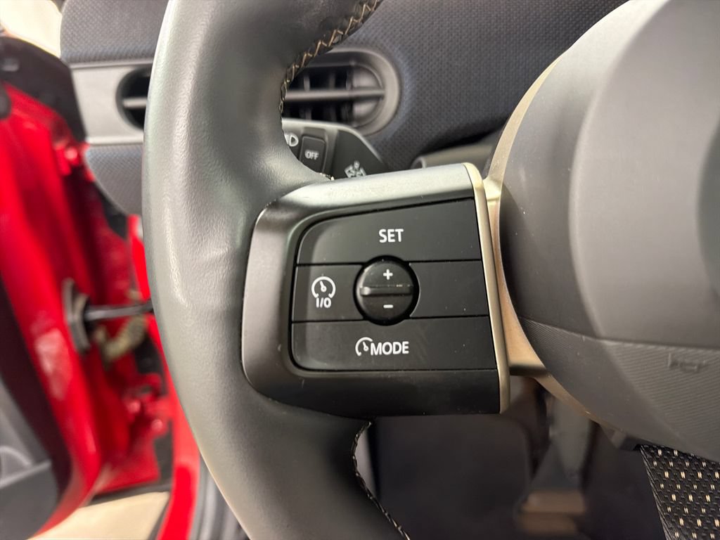 Used 2025 MINI Cooper 2-Door Hardtop FWD image 21