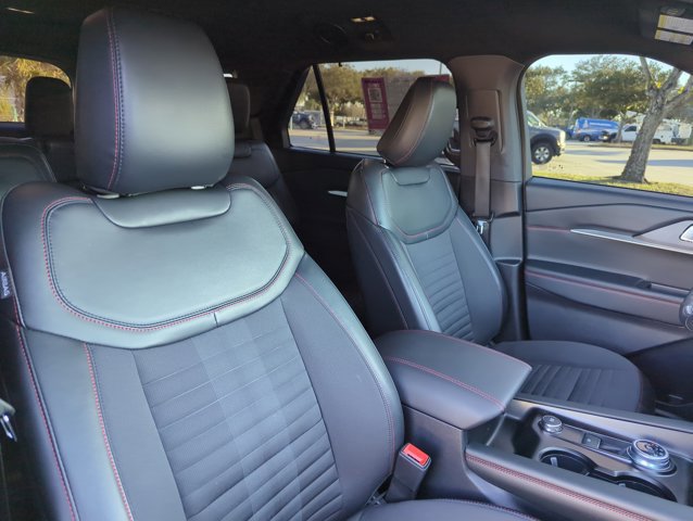 Certified 2025 Ford Explorer ST-Line w/ Premium Package image 27