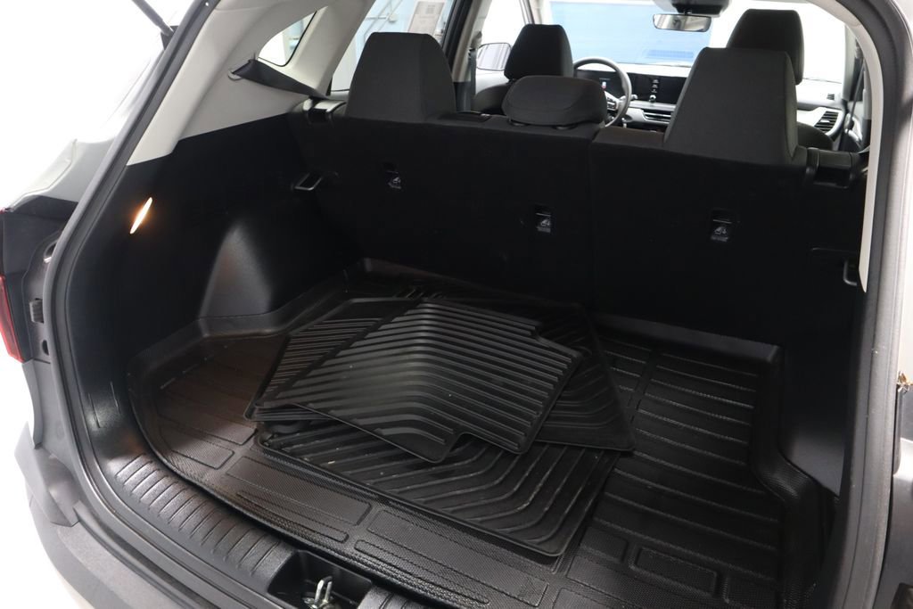 Used 2024 Kia Seltos LX image 16