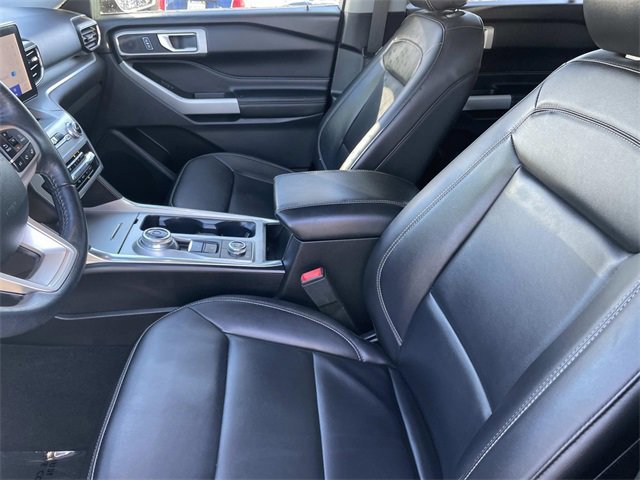 Certified 2022 Ford Explorer XLT w/ Equipment Group 202A image 23