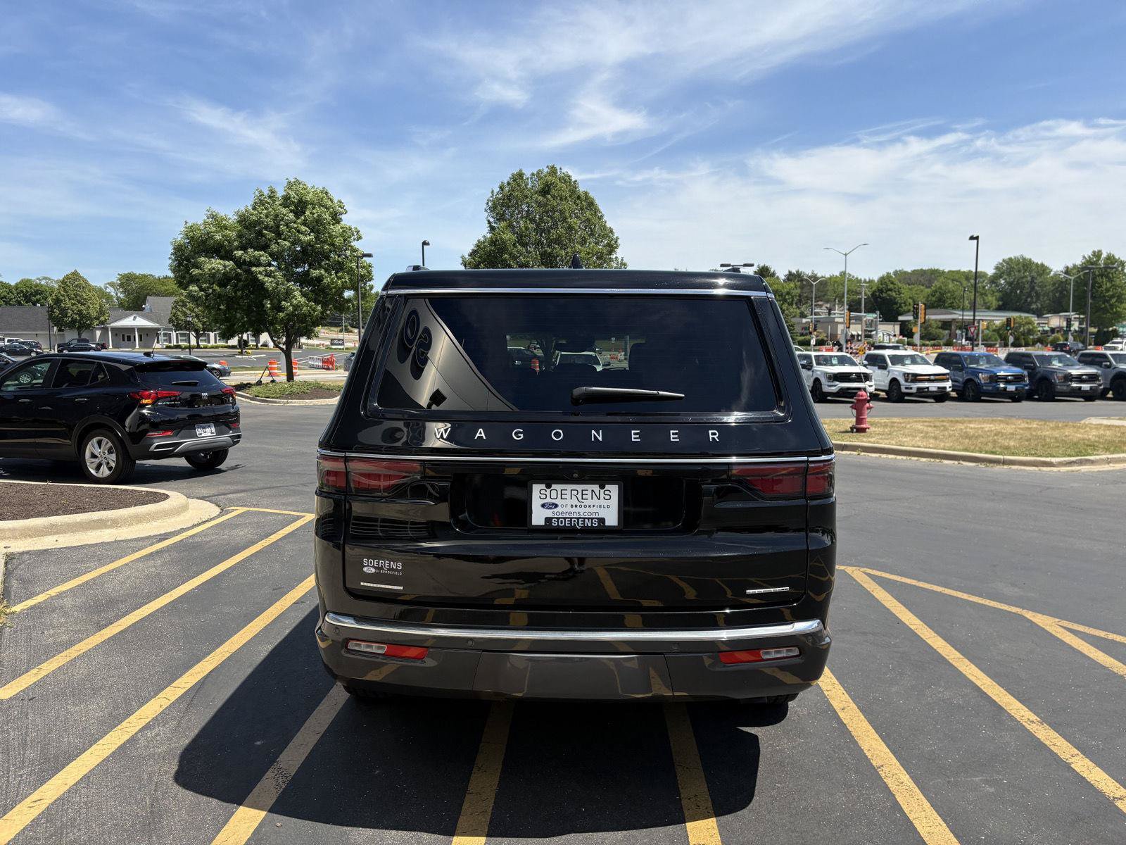 Used 2022 Jeep Wagoneer Series I w/ Convenience Group I AWD/4WD image 5