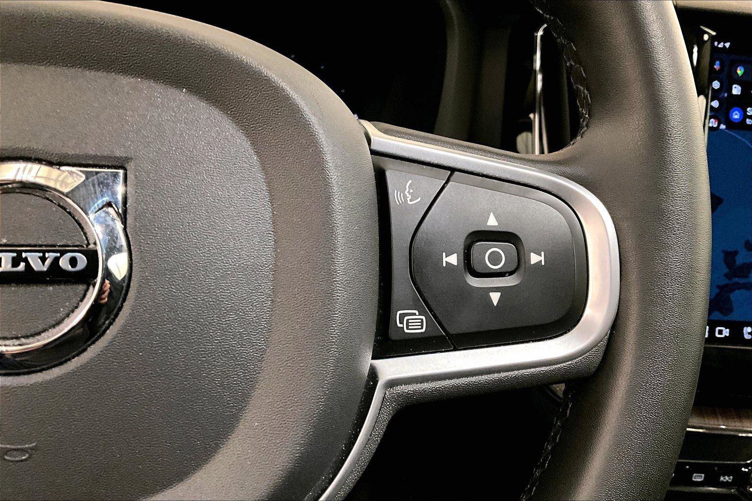 Used 2022 Volvo XC60 T8 Inscription Expression w/ Advanced Package image 18