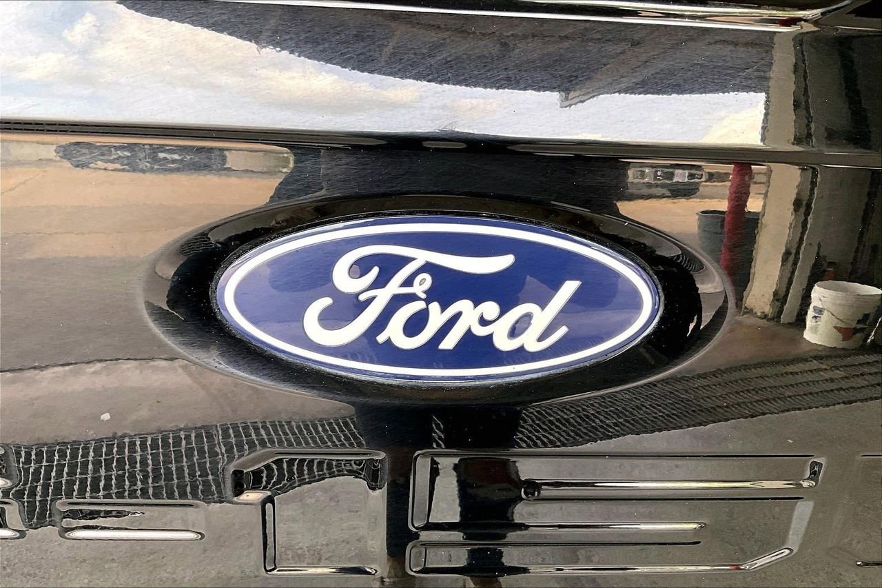 Certified 2024 Ford F150 XLT w/ Mobile Office Package image 31