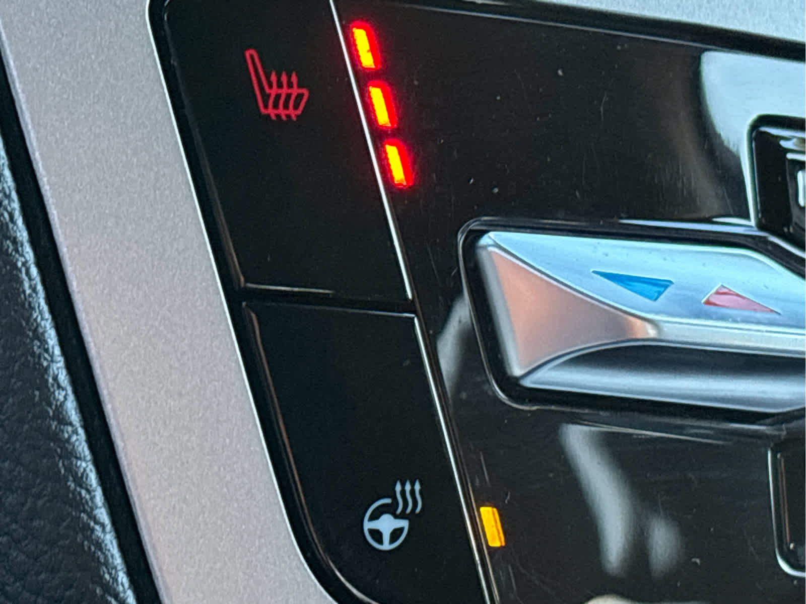 Certified 2023 Ford Explorer XLT w/ Equipment Group 202A image 22