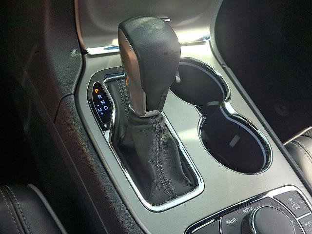 Used 2019 Jeep Grand Cherokee Overland image 15