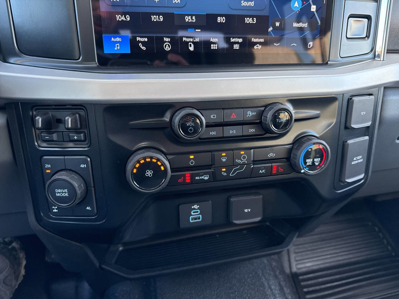 Certified 2025 Ford F350 XLT w/ Black Appearance Package AWD/4WD image 39