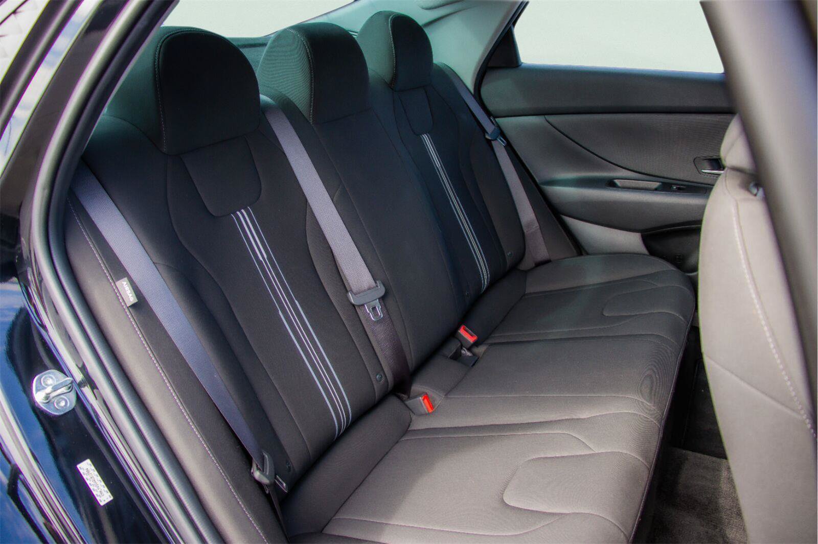 Used 2024 Hyundai Elantra SEL FWD image 7