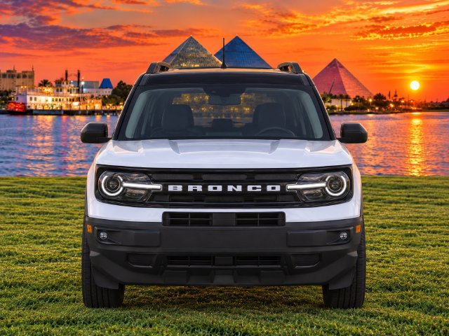 Certified 2022 Ford Bronco Sport Outer Banks w/ Tech Package AWD/4WD image 2