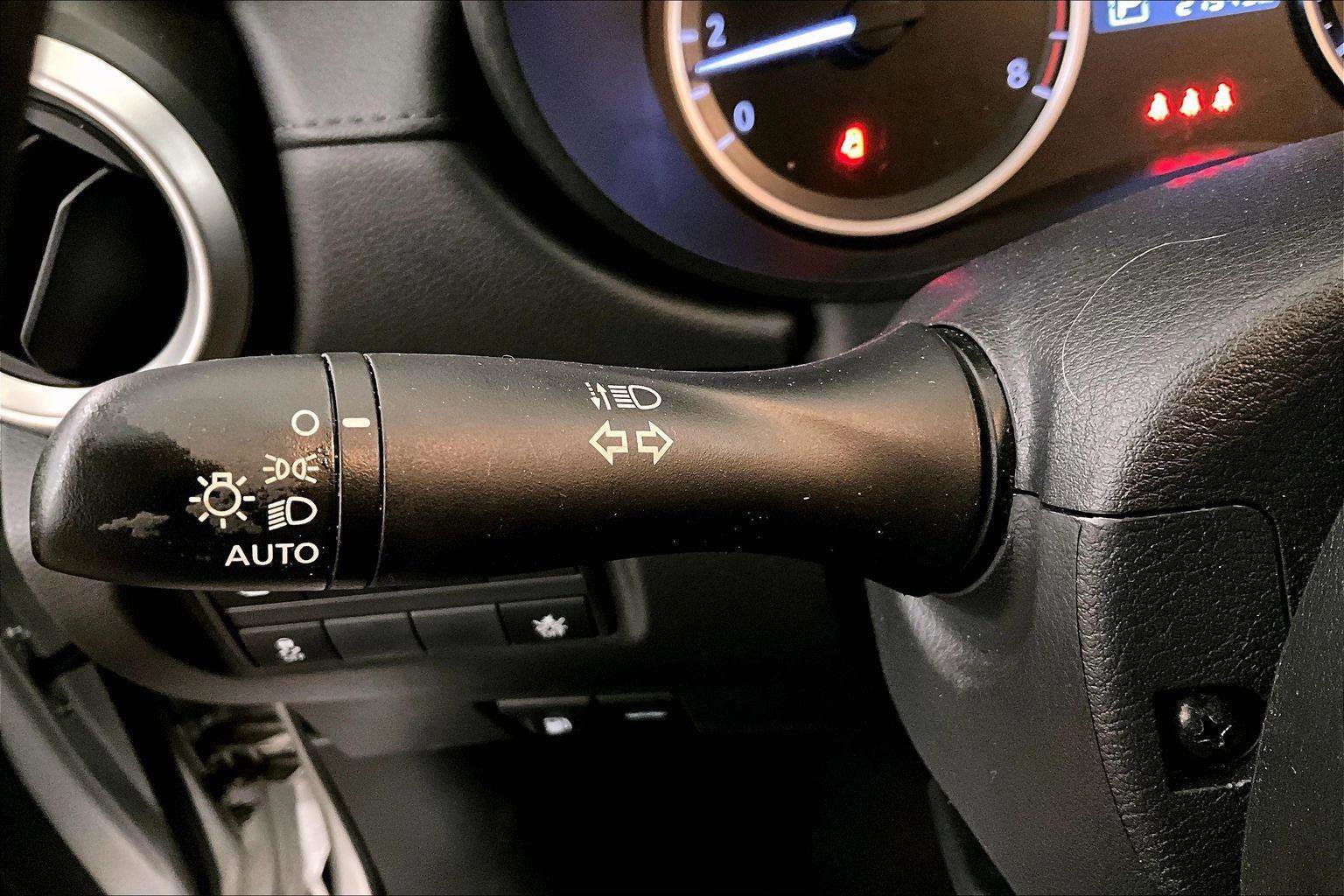 Used 2024 Nissan Versa S w/ Trunk Package image 30