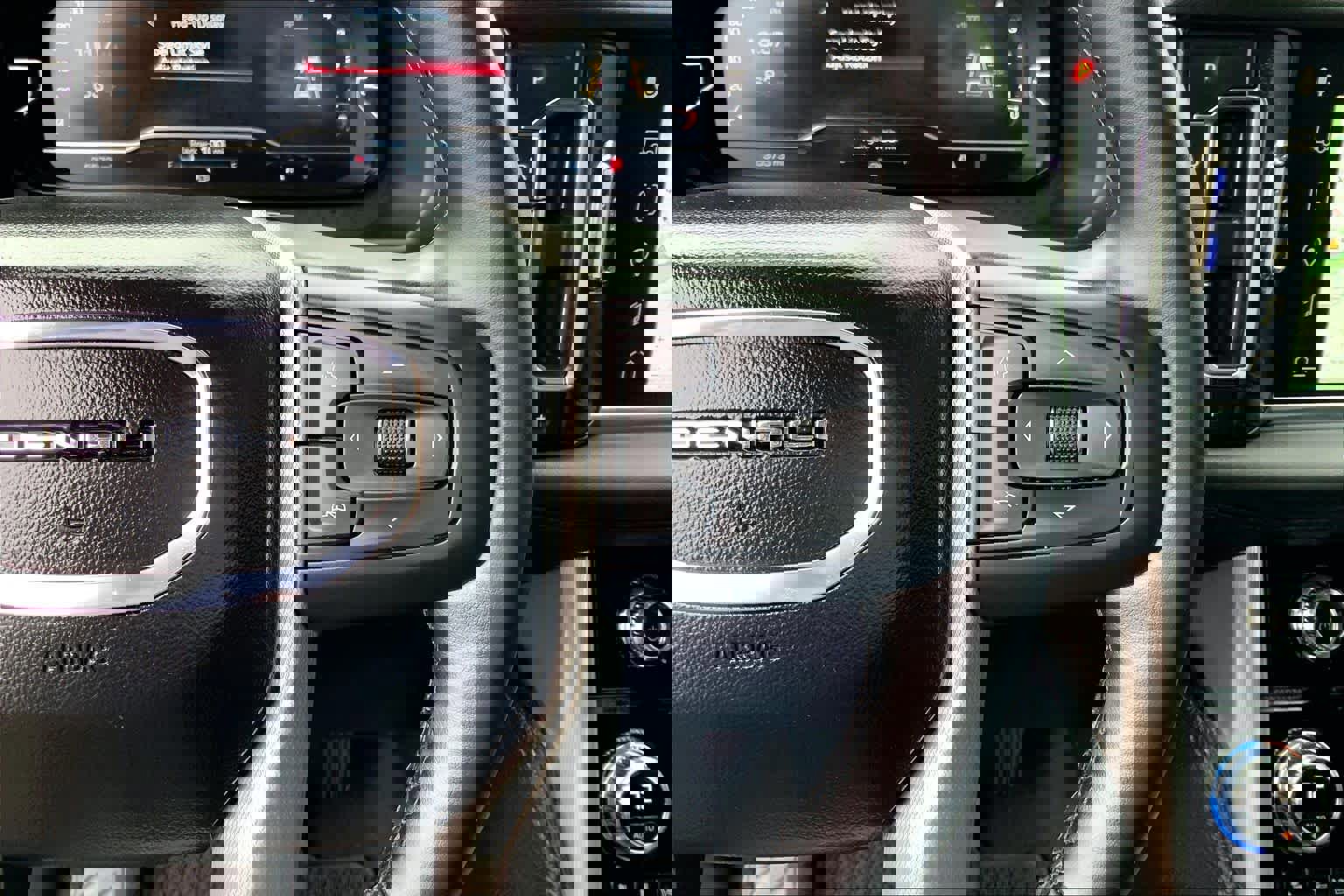 Used 2024 GMC Yukon XL Denali image 22