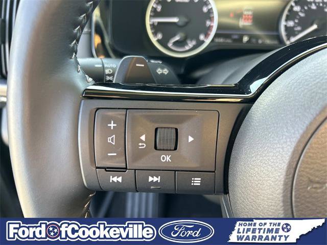 Used 2025 Nissan Pathfinder SL w/ Black Appearance Package image 31