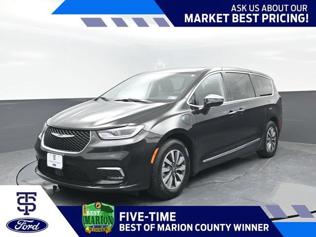 Used 2023 Chrysler Pacifica Limited FWD image 1
