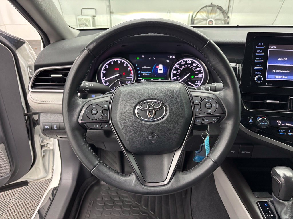 Used 2024 Toyota Camry SE AWD/4WD image 18