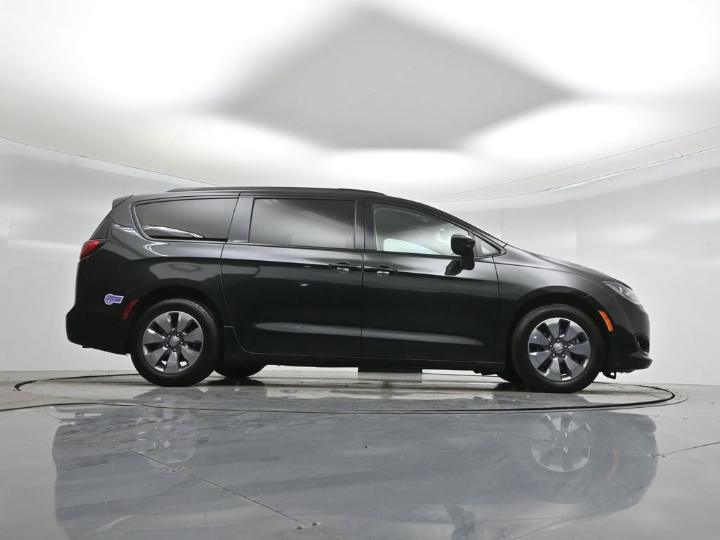 Used 2018 Chrysler Pacifica Limited w/ Advanced Safetytec Group image 11