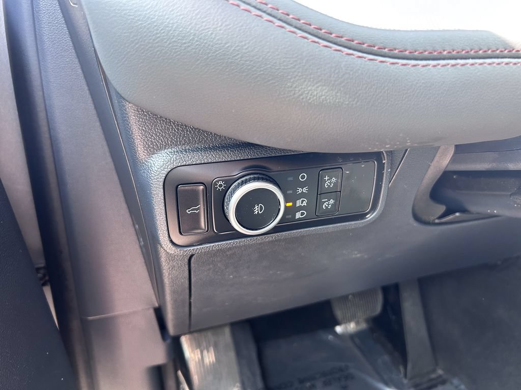 Certified 2025 Ford Explorer Active w/ Active Comfort Package AWD/4WD image 11