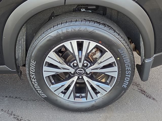 Used 2023 Nissan Rogue SV image 30