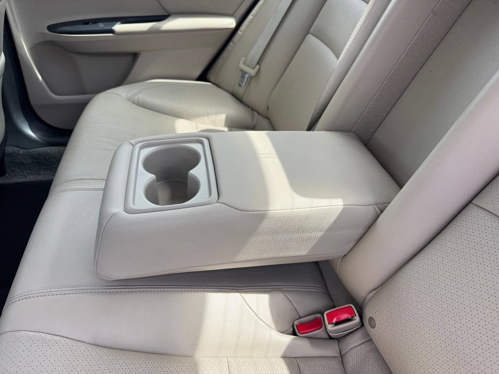 Used 2017 Honda Accord EX-L image 10