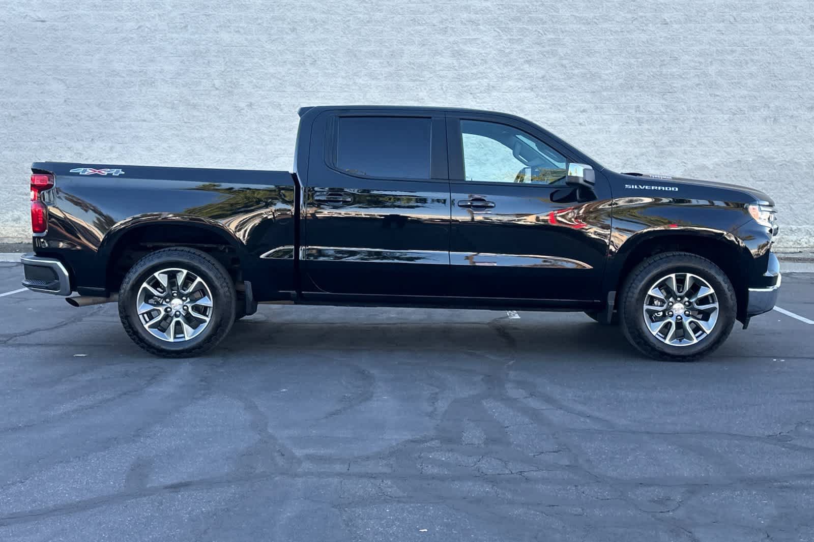 Used 2026 Chevrolet Silverado 1500 LT AWD/4WD image 9