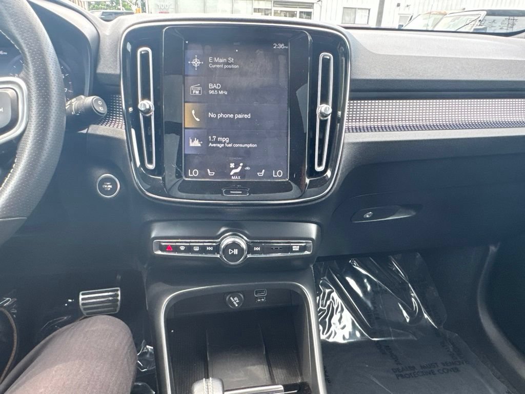 Used 2020 Volvo XC40 T5 R-Design w/ Protection Package AWD/4WD image 22