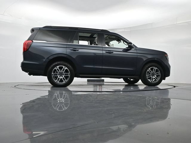 Certified 2025 Ford Expedition Active AWD/4WD image 37