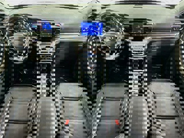 Certified 2022 Ford Explorer XLT w/ Equipment Group 202A image 14