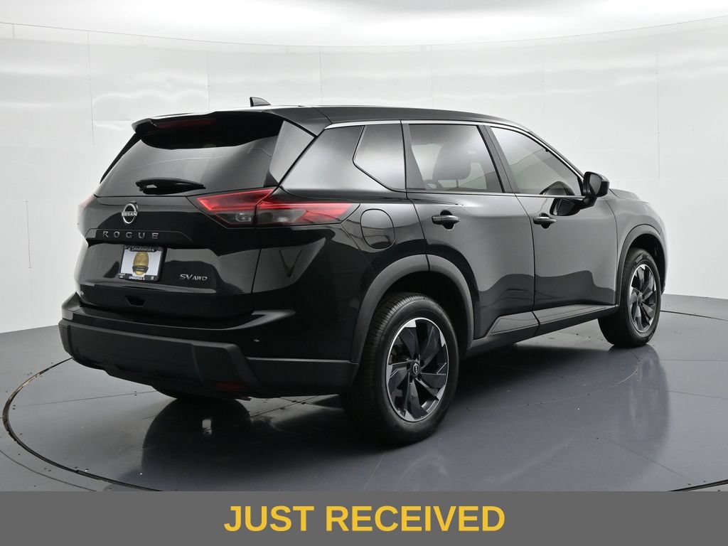 Used 2024 Nissan Rogue SV AWD/4WD image 6