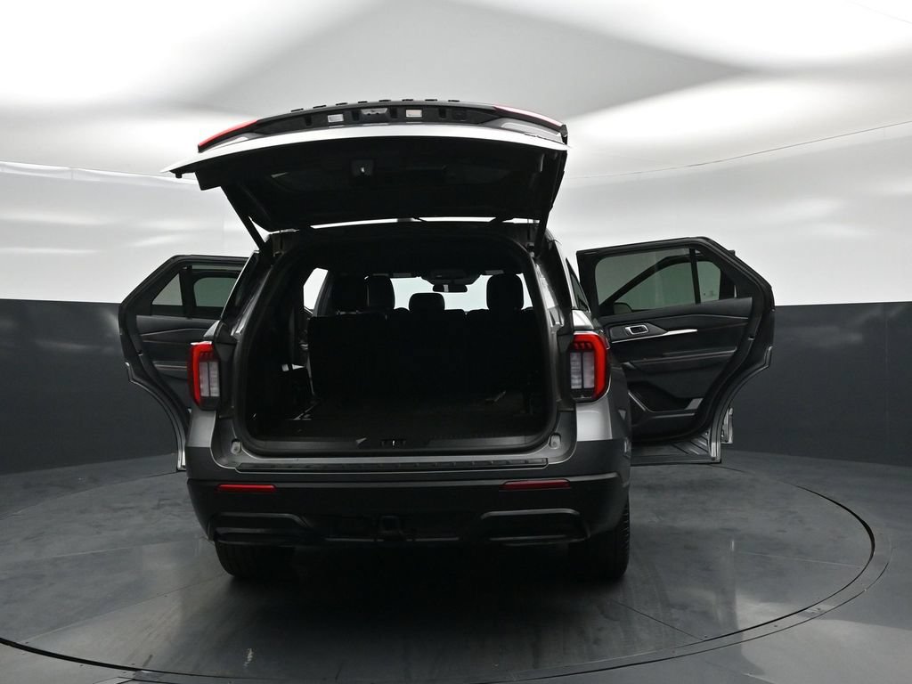Certified 2025 Ford Explorer ST-Line w/ ST-Line Street Pack AWD/4WD image 31