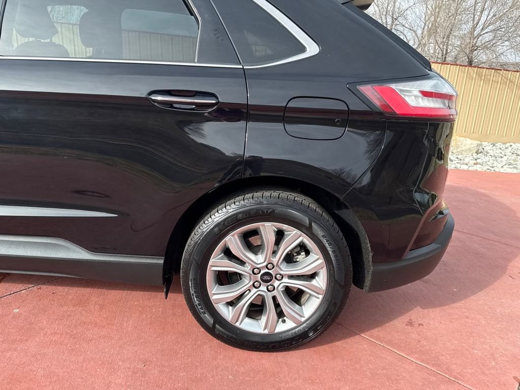 Certified 2024 Ford Edge Titanium AWD/4WD image 35