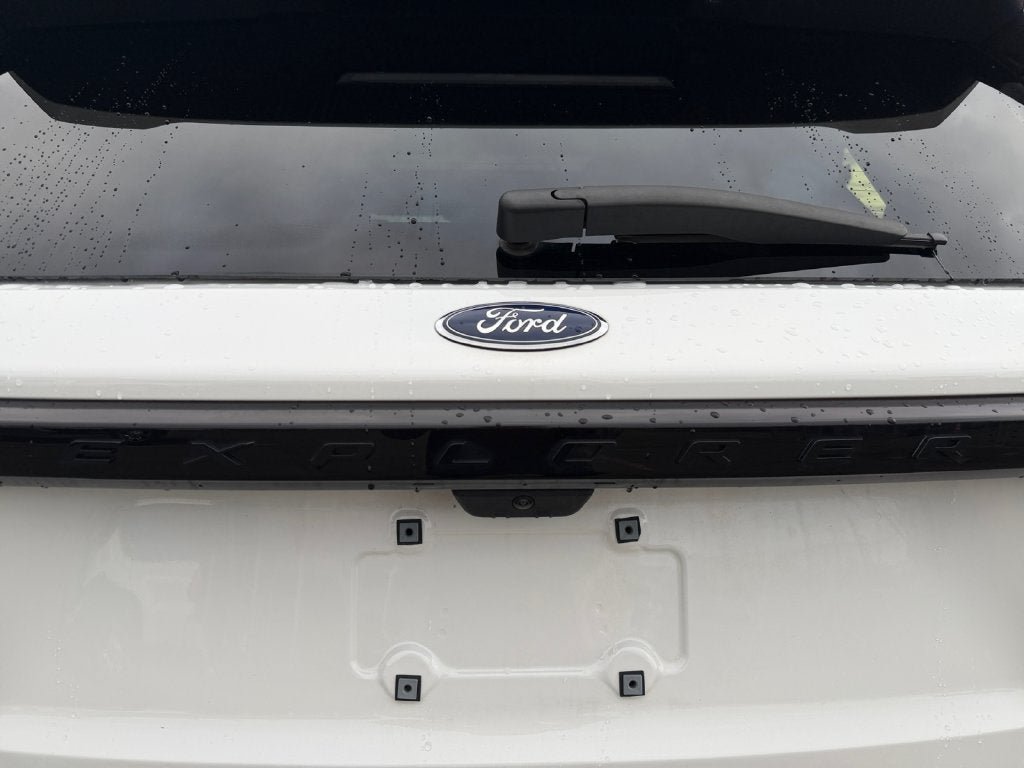 Certified 2025 Ford Explorer Platinum w/ Ultimate Package AWD/4WD image 35