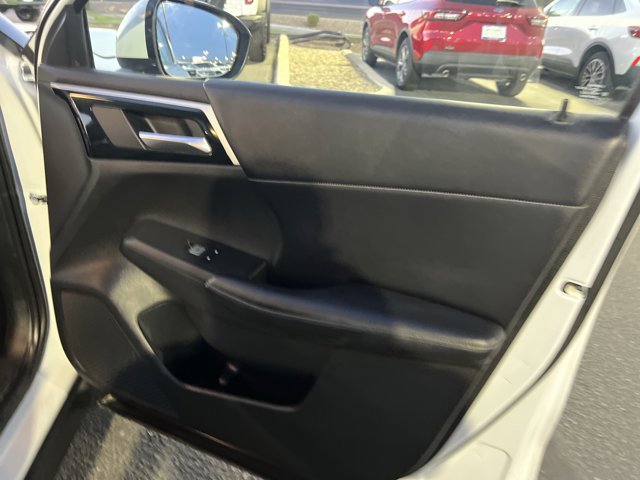 Used 2022 Mitsubishi Outlander SE FWD image 13