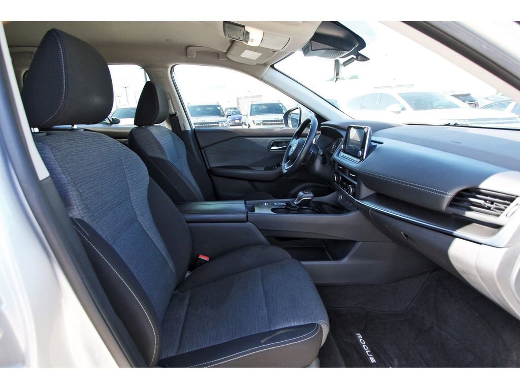 Used 2023 Nissan Rogue SV FWD image 28